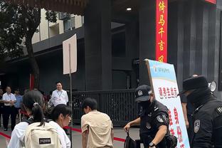 克莱今日首发！库里：他吸引了防守 释放了维金斯和库明加的潜力